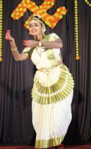 classical dancer performing mohiniyattam dance